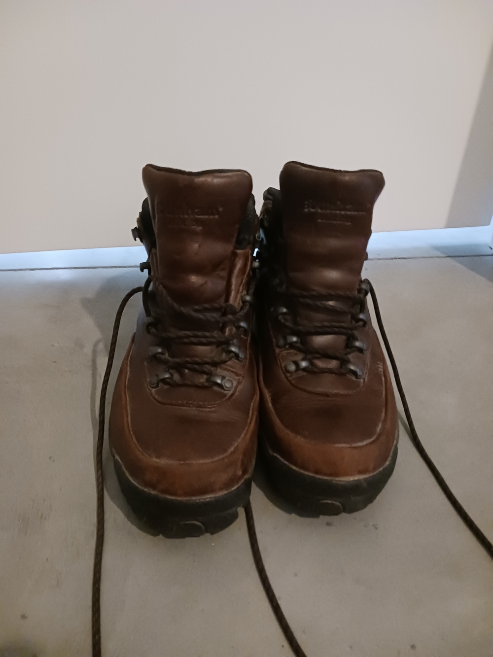 Brown Dunham Women's Leather Hiking Boots